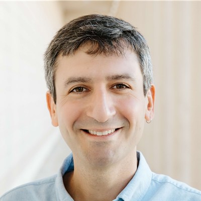 Headshot of Ariel Zajdband